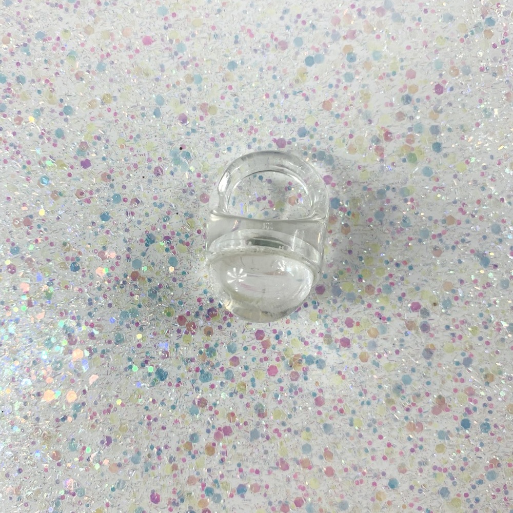 Vintage 90’s Clear Plastic Glitter Opalescent Dome Ring SZ 6